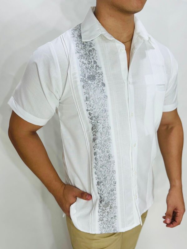 Guayabera Brillo de Luna - Image 3