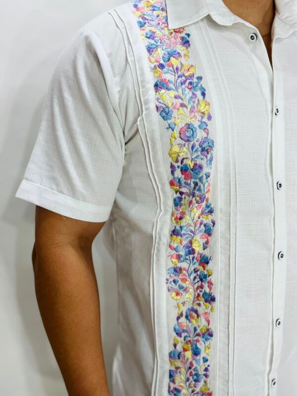 Guayabera Escencia Pastel - Image 2