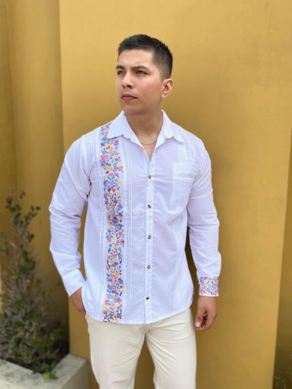 Guayabera Escencia Pastel - Image 2