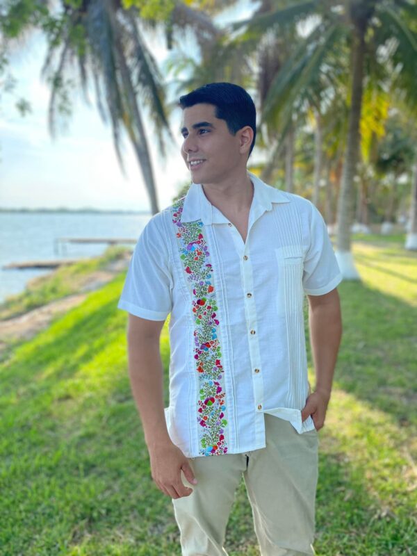Guayabera Jardin - Image 3
