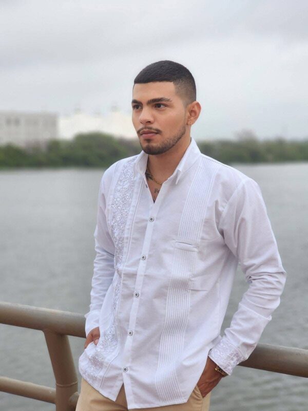 Guayabera Brillo de Luna