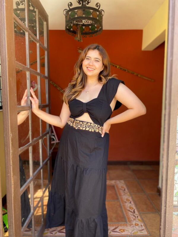 Vestido Moño Negro con Dorado