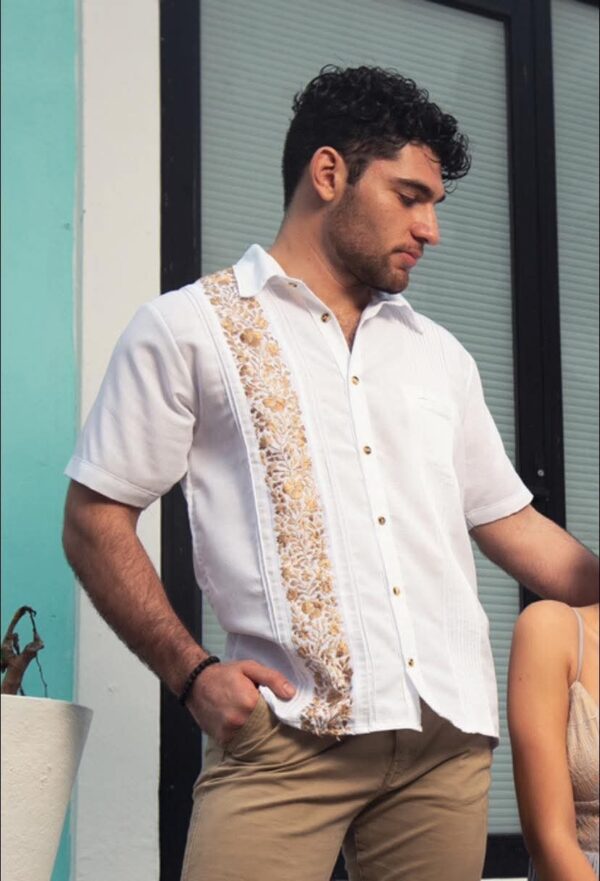Guayabera Sol de Oro