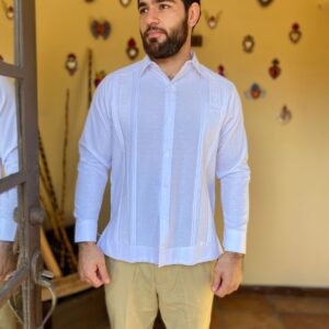 GUAYABERA PRESIDENCIAL CON BORDADO